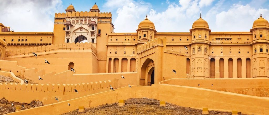 Amer Fort Jaipur – Rajasthan’s Majestic Hilltop Fort | India Tour Booking